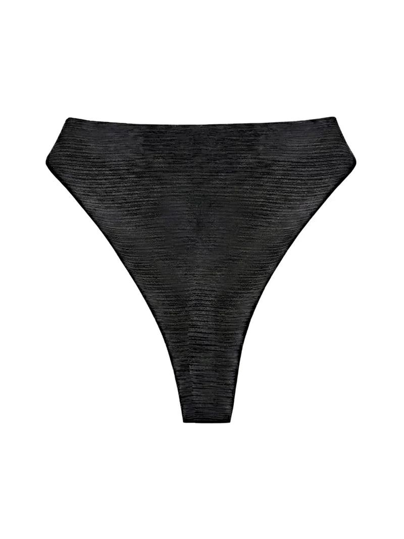 HOT PANTS